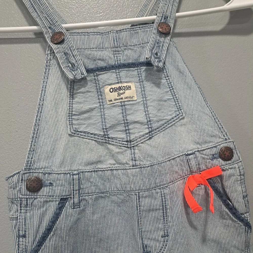 OshKosh B'gosh Girls 4T Hickory Stripe‎ Denim Overalls Blue White Vestbak Bow